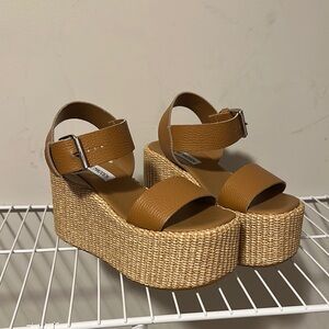 Steve Madden Tan Platform Sandals NWOT